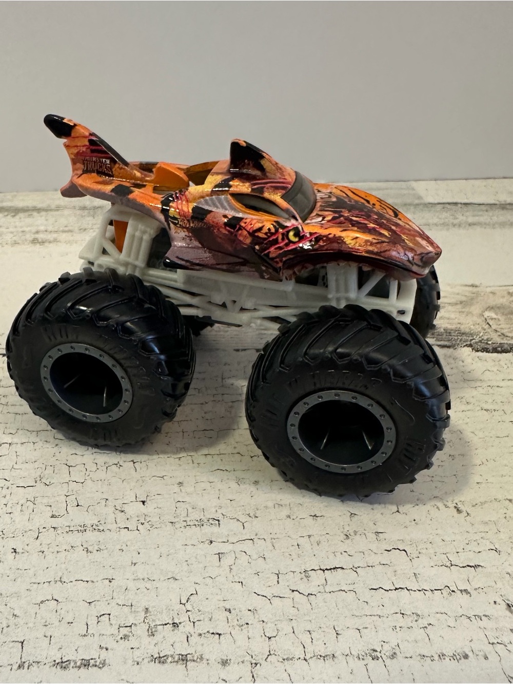 Hot Wheels Monster Trucks Tiger Shark